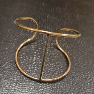 LIKE NEW Minimalist Gold Cuff Bracelet